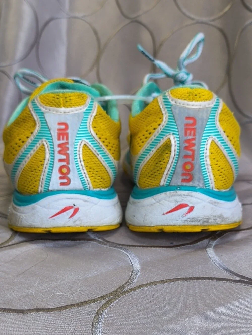 Newton Women’s Yellow and Teal Running Shoes AB Size 7.5